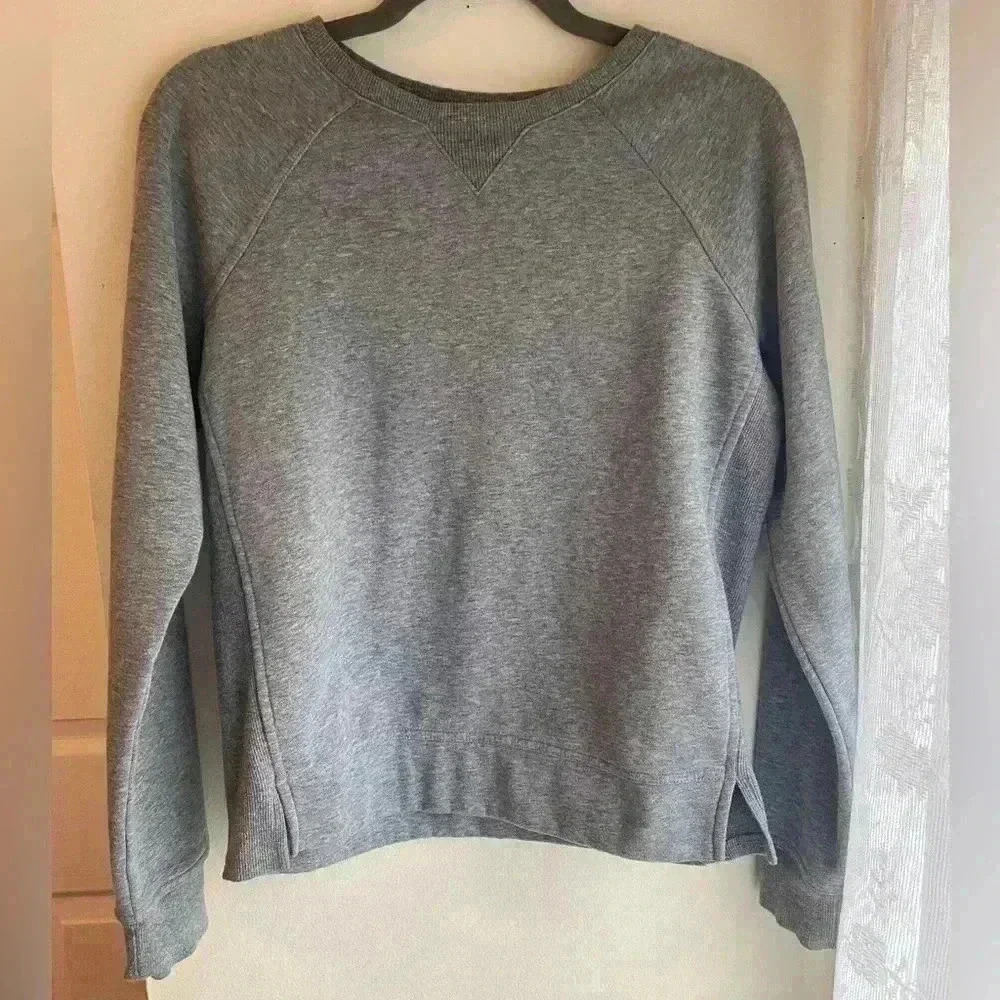 Champion Crewneck Sweatshirt Size XS Cotton Like New Fleece Athletic Shirt Cozy